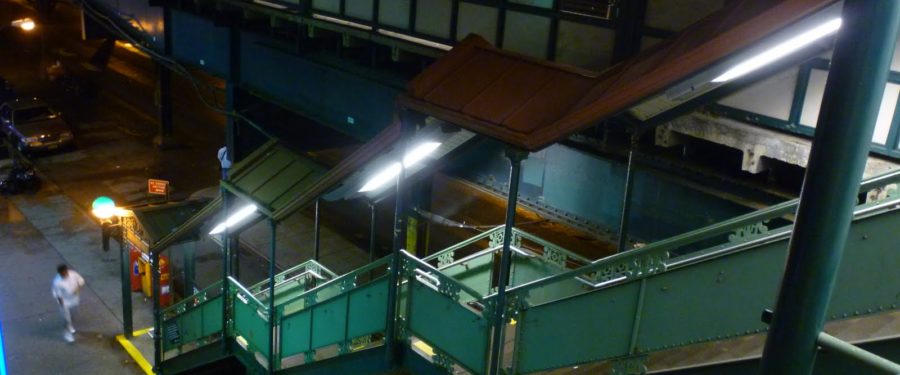 Man Jumps Out In Front Of Oncoming Bronx Subway Train