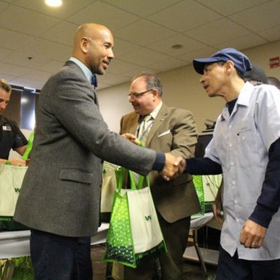 Borough President Diaz Distributes Thanksgiving Meals To Bronxites