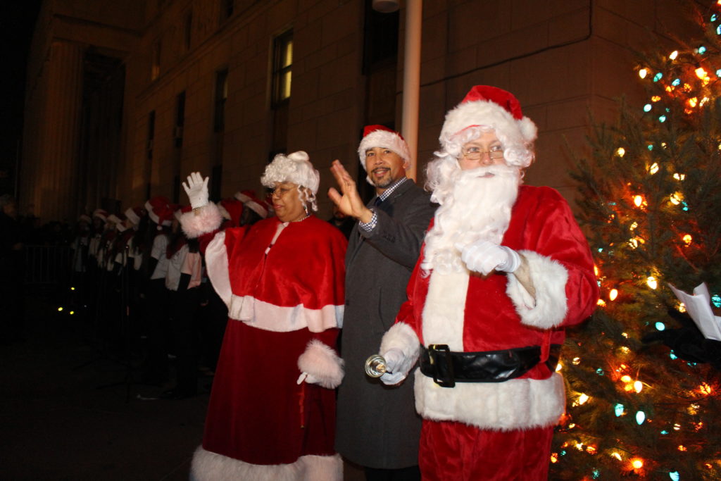 BP Diaz Hosts Annual Bronx Christmas Tree Lighting The Bronx Daily