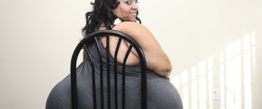 Woman Shows Off Her Huge Hips That Are The Biggest In The World