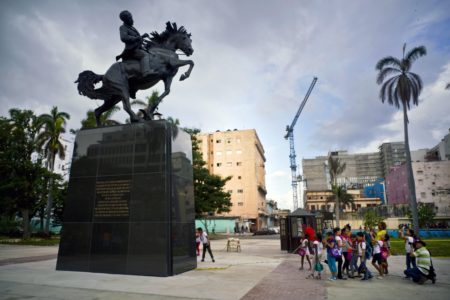 Cuba Unveils Us-Made Tribute To Independence