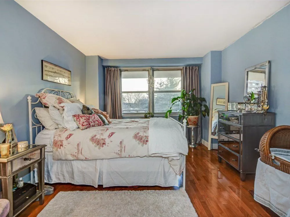 Bronx Co-Op Offers "Country Club Living" For A Mere $240K