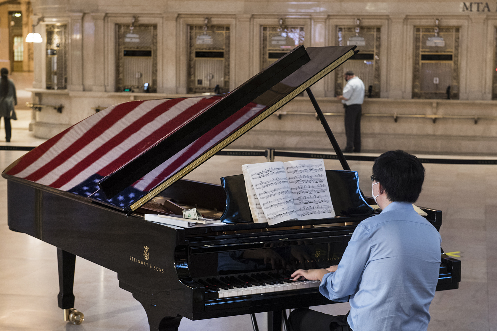 Grand Central Terminal Welcomes Visitors Back With New Spotify Channel Live Pianist The Bronx Daily Bronx Com