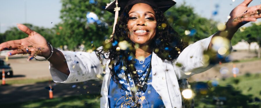 Jennifer Lopez & Alex Rodriguez To Give Keynote Speech At Citywide Graduation