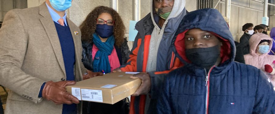 Chromebooks Distributed To 400 Bronx Students In Need