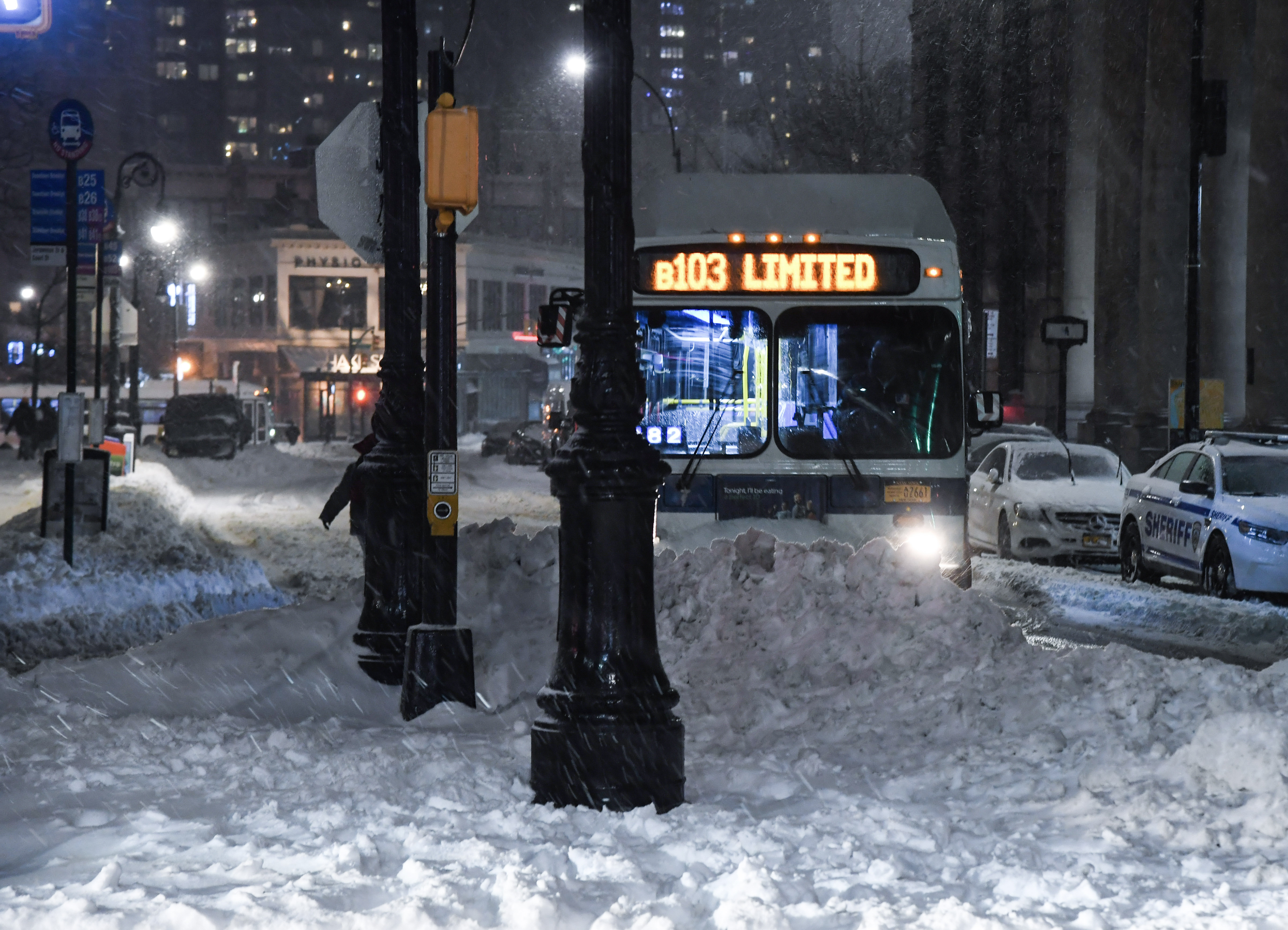 MTA Battles First Snowstorm Of 2021