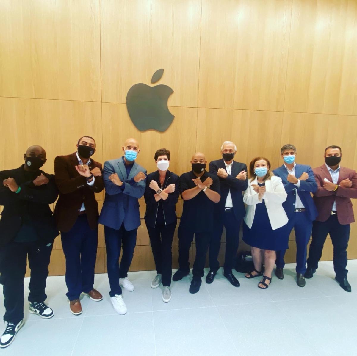Apple Opens Its First Store In The Bronx
