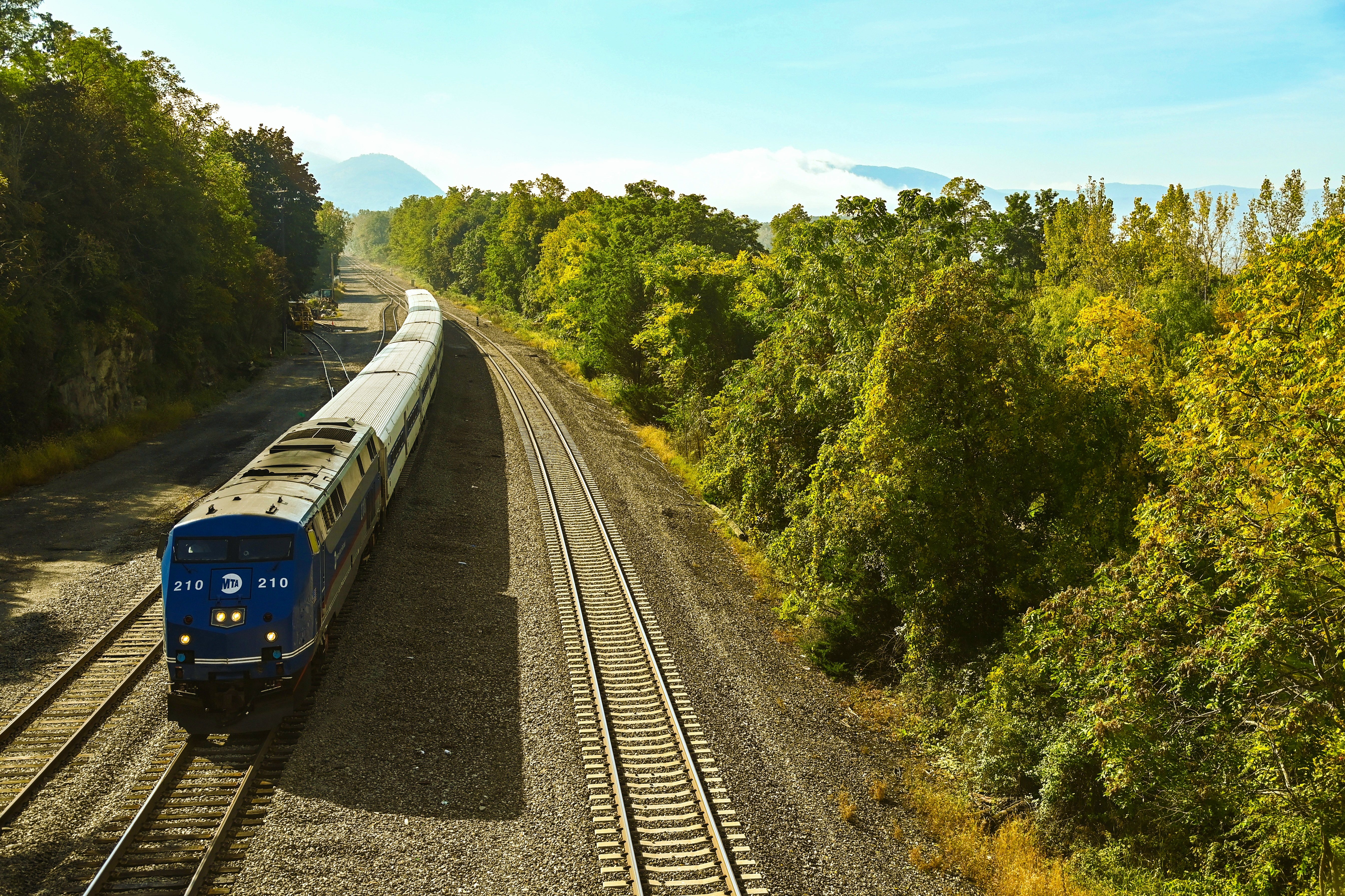 Metro-North Railroad Announces Return Of “Leaf Peeper” Trains This Weekend